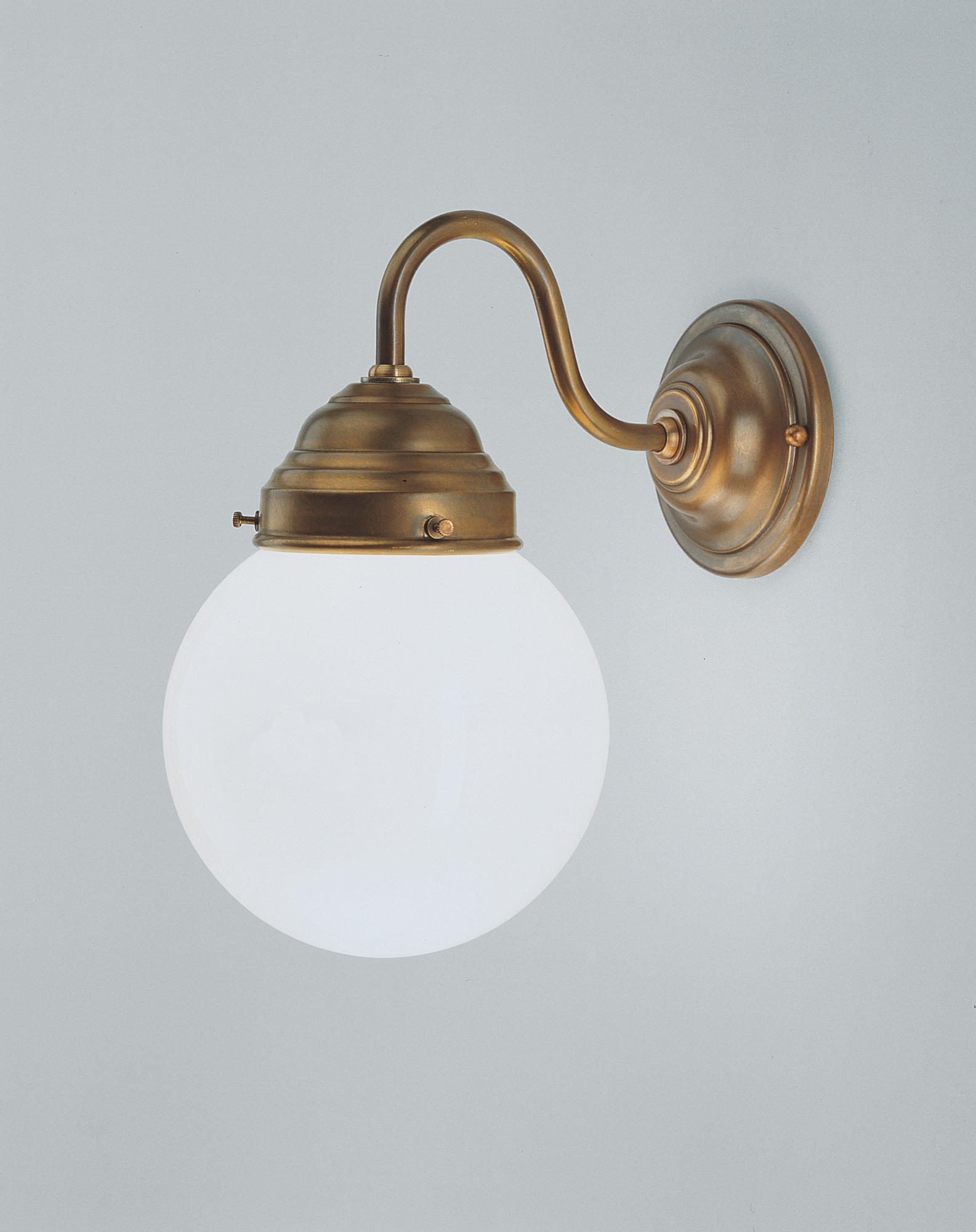 860.0016.45 Historic wall lamp for indoor use